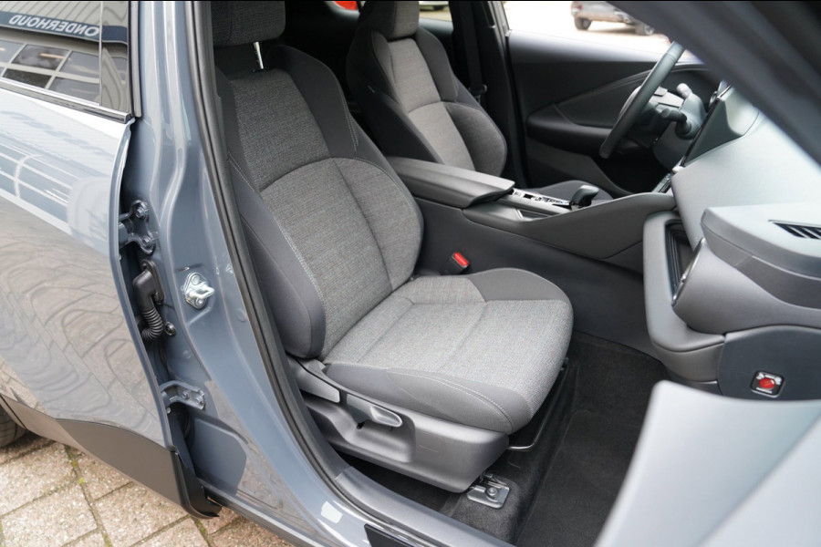 Toyota C-HR 1.8 Hybrid 140 Dynamic | Prijs rijklaar incl. 12 mnd garantie | Stoel/Stuur verwarming Camera Carplay Pdc DAB