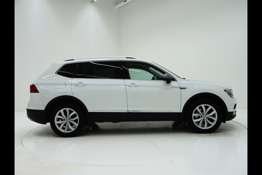 Volkswagen Tiguan Allspace 2.0 TSI 4Motion DSG | Trekhaak | Camera | Adaptive Cruise | Virtual | Stoelverwarming | Carplay