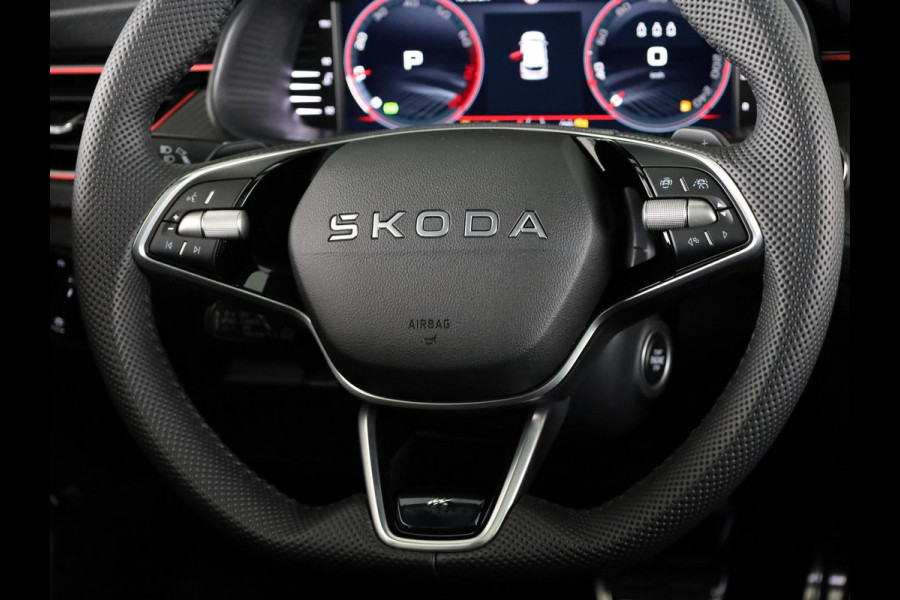 Škoda Kamiq Monte Carlo 1.0 TSI 115 pk 7 versn. DSG | Zwart dak | Panoramadak | Travel Assist Plus | Winter Pakket