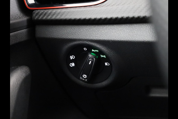 Škoda Kamiq Monte Carlo 1.0 TSI 115 pk 7 versn. DSG | Zwart dak | Panoramadak | Travel Assist Plus | Winter Pakket