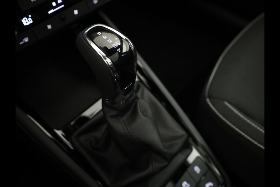 Škoda Kamiq Monte Carlo 1.0 TSI 115 pk 7 versn. DSG | Zwart dak | Panoramadak | Travel Assist Plus | Winter Pakket