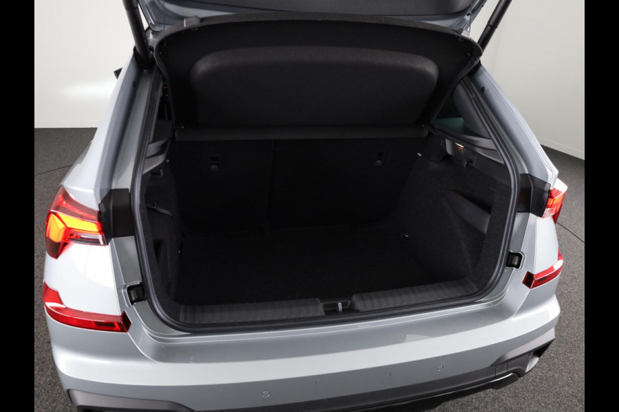 Škoda Kamiq Monte Carlo 1.0 TSI 115 pk 7 versn. DSG | Zwart dak | Panoramadak | Travel Assist Plus | Winter Pakket