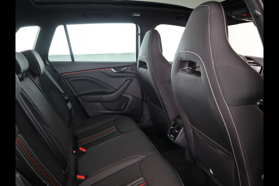 Škoda Kamiq Monte Carlo 1.0 TSI 115 pk 7 versn. DSG | Zwart dak | Panoramadak | Travel Assist Plus | Winter Pakket