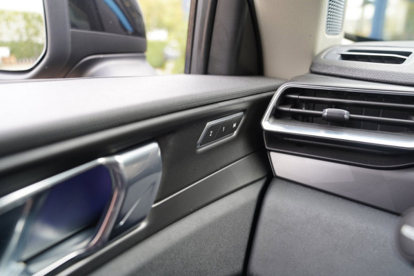 Lynk & Co 01 1.5 | Prijs rijklaar incl. 12 mnd garantie | Pdc Pano Lmv Navi Apple carplay/Android auto Camera