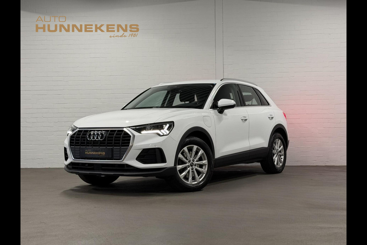 Audi Q3 45 TFSI e Advanced edition Trekhaak | Adapt. cruise | Stoelverwarming | Camera | Dodehoek | Carplay | Interieurvoorklimatisering | Elektrische kofferklep