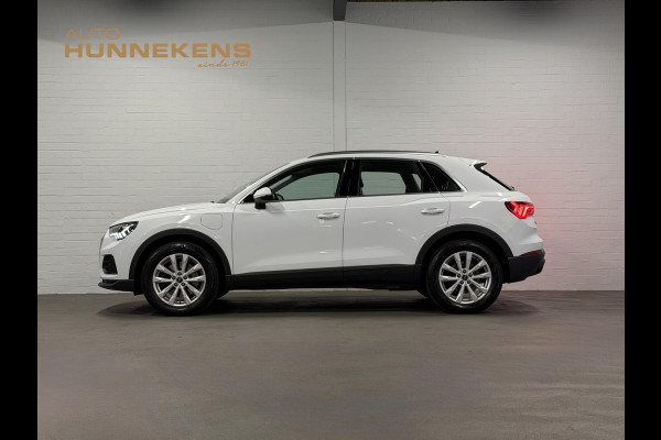 Audi Q3 45 TFSI e Advanced edition Trekhaak | Adapt. cruise | Stoelverwarming | Camera | Dodehoek | Carplay | Interieurvoorklimatisering | Elektrische kofferklep