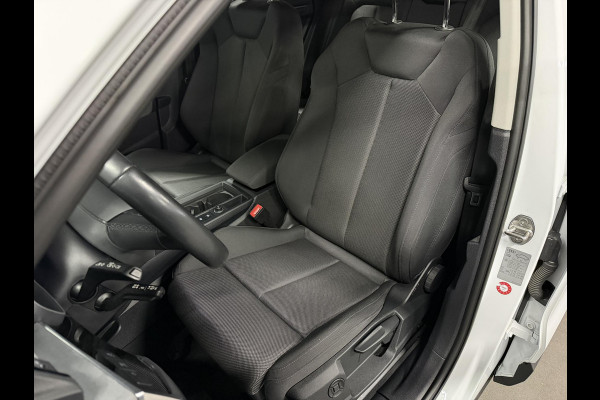Audi Q3 45 TFSI e Advanced edition Trekhaak | Adapt. cruise | Stoelverwarming | Camera | Dodehoek | Carplay | Interieurvoorklimatisering | Elektrische kofferklep