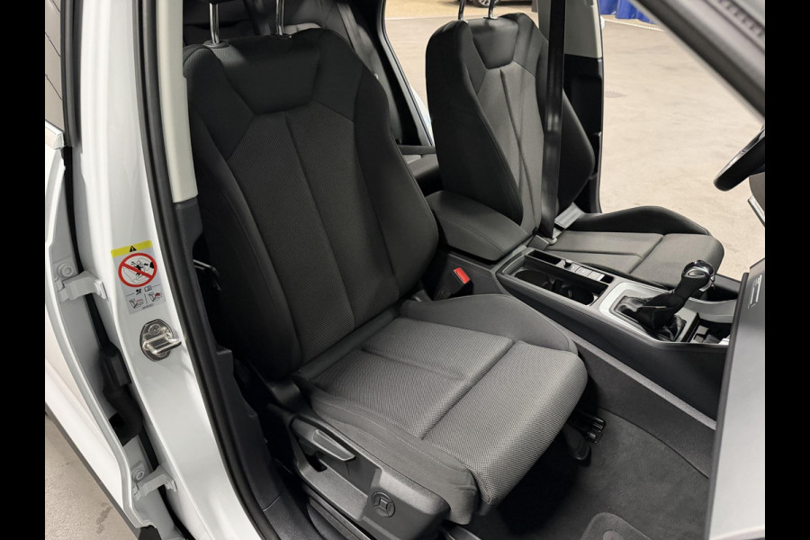 Audi Q3 45 TFSI e Advanced edition Trekhaak | Adapt. cruise | Stoelverwarming | Camera | Dodehoek | Carplay | Interieurvoorklimatisering | Elektrische kofferklep