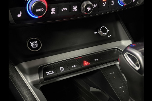 Audi Q3 45 TFSI e Advanced edition Trekhaak | Adapt. cruise | Stoelverwarming | Camera | Dodehoek | Carplay | Interieurvoorklimatisering | Elektrische kofferklep
