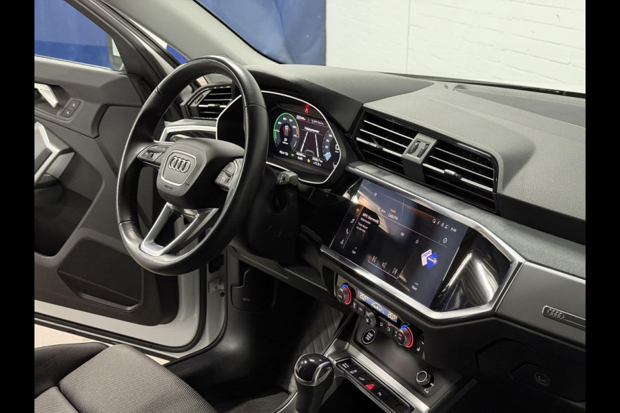 Audi Q3 45 TFSI e Advanced edition Trekhaak | Adapt. cruise | Stoelverwarming | Camera | Dodehoek | Carplay | Interieurvoorklimatisering | Elektrische kofferklep