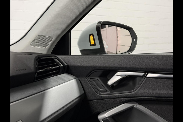 Audi Q3 45 TFSI e Advanced edition Trekhaak | Adapt. cruise | Stoelverwarming | Camera | Dodehoek | Carplay | Interieurvoorklimatisering | Elektrische kofferklep