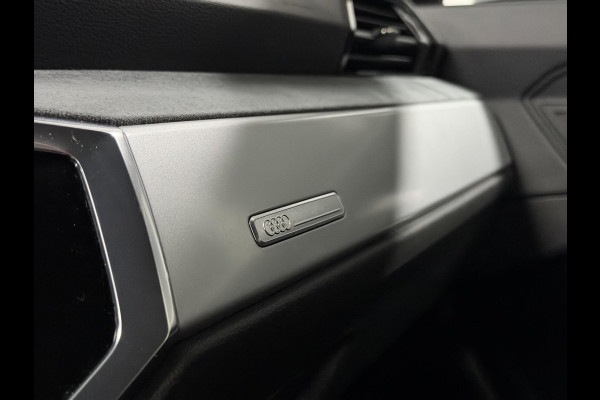 Audi Q3 45 TFSI e Advanced edition Trekhaak | Adapt. cruise | Stoelverwarming | Camera | Dodehoek | Carplay | Interieurvoorklimatisering | Elektrische kofferklep
