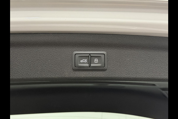 Audi Q3 45 TFSI e Advanced edition Trekhaak | Adapt. cruise | Stoelverwarming | Camera | Dodehoek | Carplay | Interieurvoorklimatisering | Elektrische kofferklep