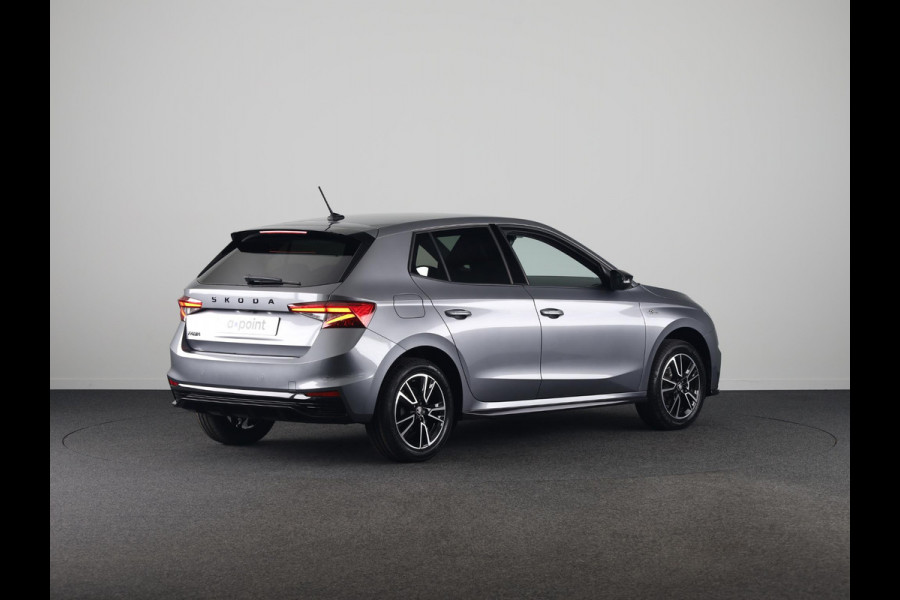 Škoda Fabia Monte Carlo 1.0 TSI 95 pk 5 versn. Hand | Carplay | Camera | Verwarmbare voorstoelen | Adaptive cruise control | Hill start