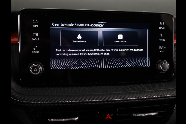 Škoda Fabia Monte Carlo 1.0 TSI 95 pk 5 versn. Hand | Carplay | Camera | Verwarmbare voorstoelen | Adaptive cruise control | Hill start