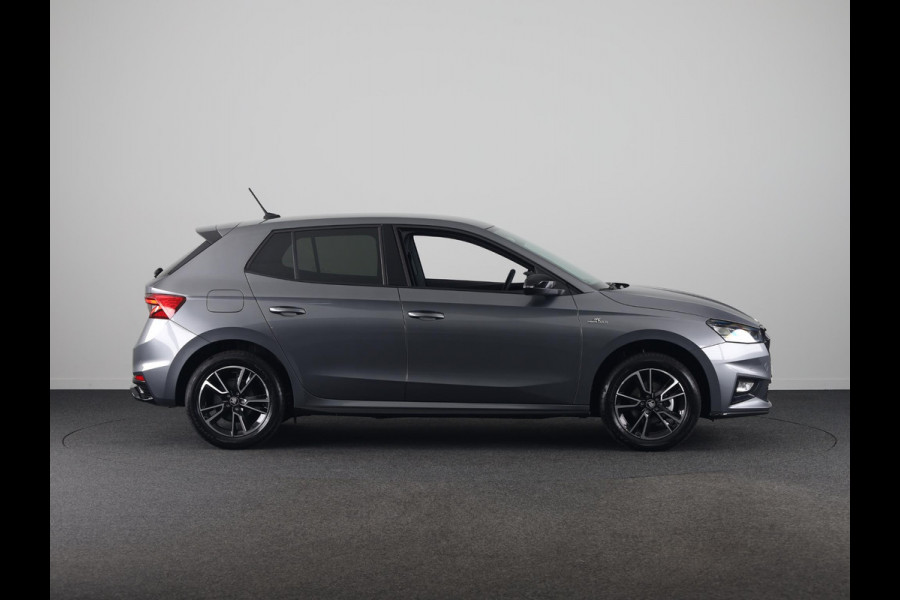 Škoda Fabia Monte Carlo 1.0 TSI 95 pk 5 versn. Hand | Carplay | Camera | Verwarmbare voorstoelen | Adaptive cruise control | Hill start