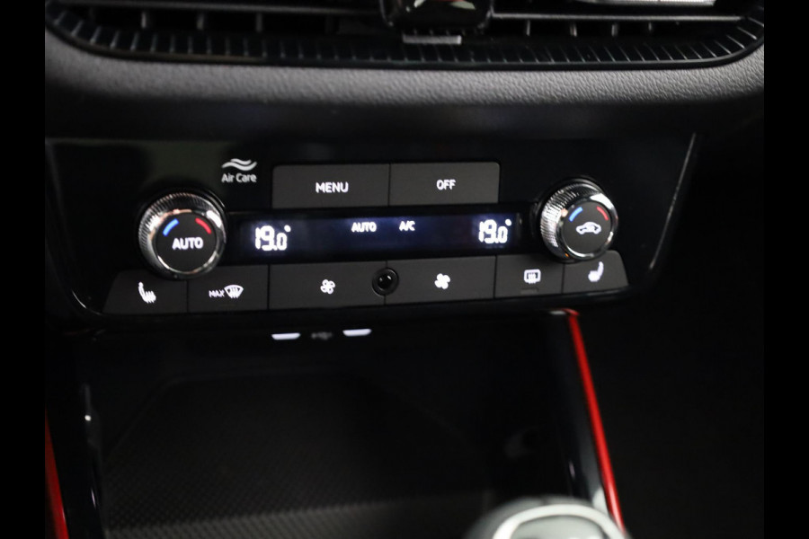 Škoda Fabia Monte Carlo 1.0 TSI 95 pk 5 versn. Hand | Carplay | Camera | Verwarmbare voorstoelen | Adaptive cruise control | Hill start