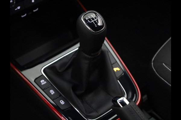 Škoda Fabia Monte Carlo 1.0 TSI 95 pk 5 versn. Hand | Carplay | Camera | Verwarmbare voorstoelen | Adaptive cruise control | Hill start