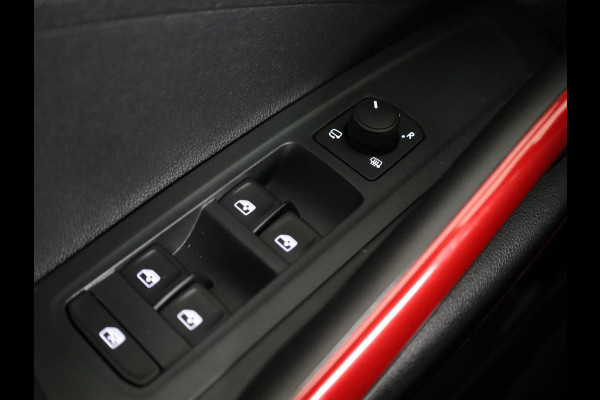Škoda Fabia Monte Carlo 1.0 TSI 95 pk 5 versn. Hand | Carplay | Camera | Verwarmbare voorstoelen | Adaptive cruise control | Hill start