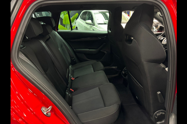 Škoda Octavia Combi 1.0 TSI Sport Business / Navigatie