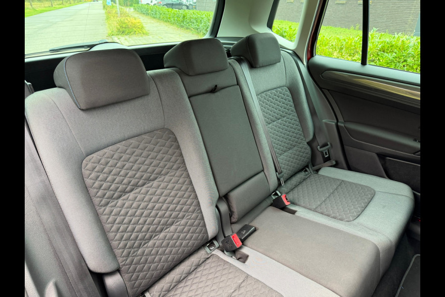 Volkswagen Golf Sportsvan 1.5 TSI ACT Comfortline | Automaat | Standkachel | Apple-carplay | Parkeersensoren | Climate control