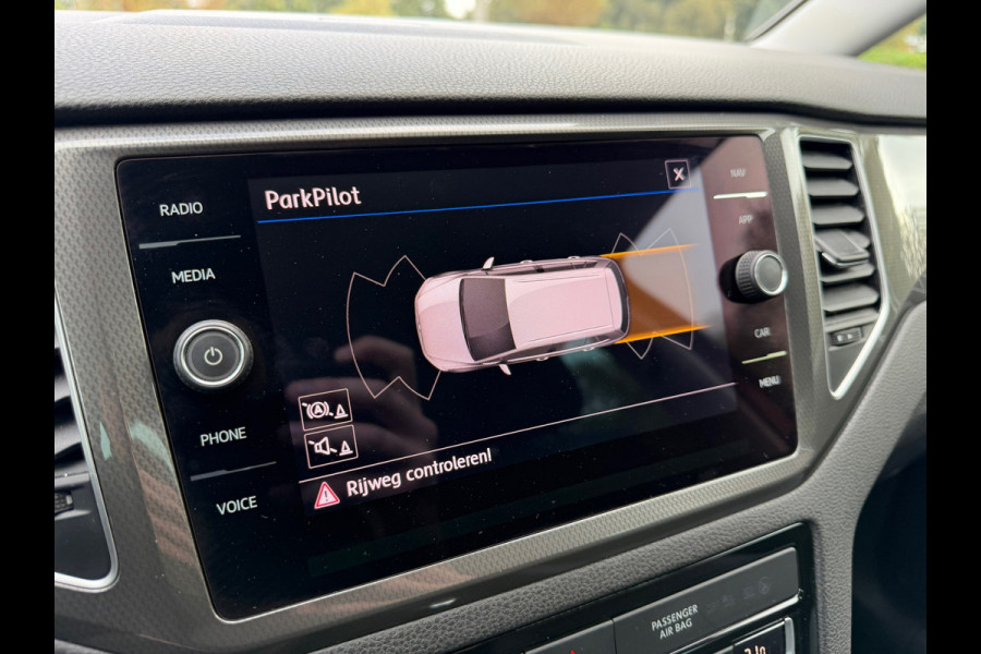Volkswagen Golf Sportsvan 1.5 TSI ACT Comfortline | Automaat | Standkachel | Apple-carplay | Parkeersensoren | Climate control