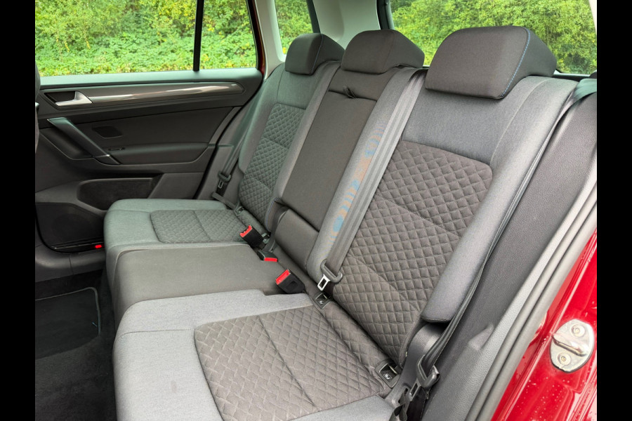 Volkswagen Golf Sportsvan 1.5 TSI ACT Comfortline | Automaat | Standkachel | Apple-carplay | Parkeersensoren | Climate control