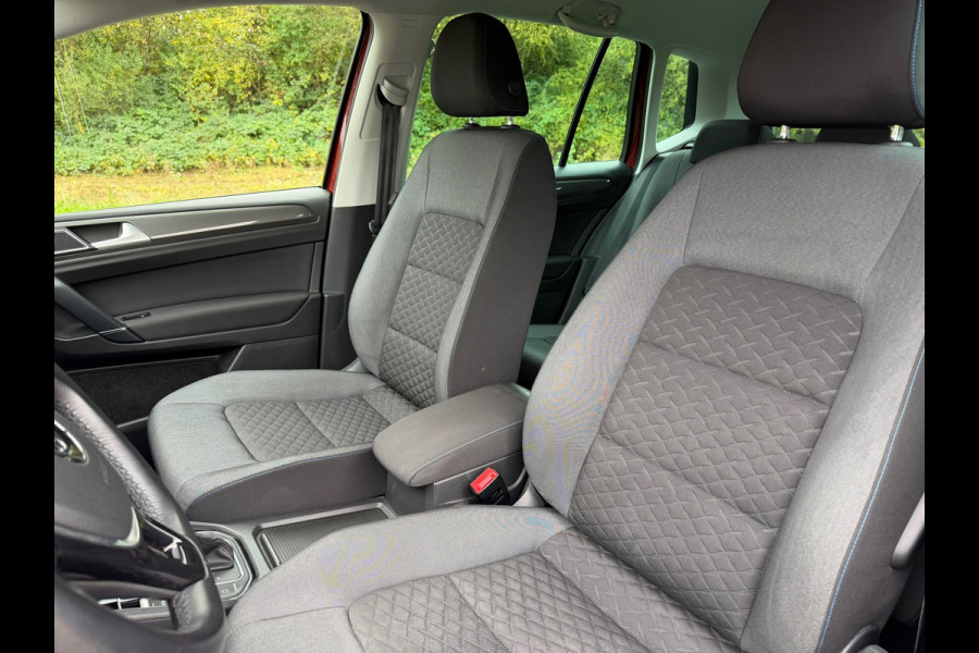 Volkswagen Golf Sportsvan 1.5 TSI ACT Comfortline | Automaat | Standkachel | Apple-carplay | Parkeersensoren | Climate control