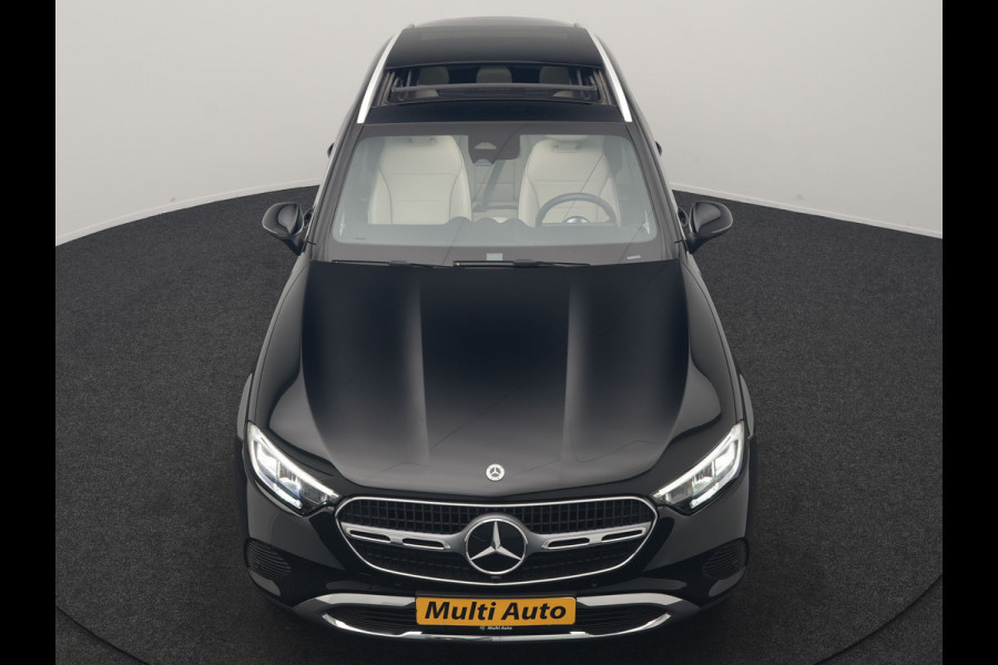 Mercedes-Benz GLC 300e 4MATIC Luxury Line PHEV Long Range 313pk Dealer O.H. | Trekhaak af Fabriek | Panodak | Sfeerverlichting | BLIS | Lederen Sportstoelen Memory & Verwarmd | Apple Carplay | Cruise Control | Navigatie | DAB | Virtual | Plug In Hybrid |
