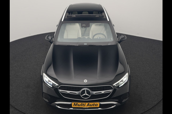 Mercedes-Benz GLC 300e 4MATIC Luxury Line PHEV Long Range 313pk Dealer O.H. | Trekhaak af Fabriek | Panodak | Sfeerverlichting | BLIS | Lederen Sportstoelen Memory & Verwarmd | Apple Carplay | Cruise Control | Navigatie | DAB | Virtual | Plug In Hybrid |