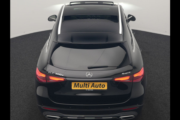 Mercedes-Benz GLC 300e 4MATIC Luxury Line PHEV Long Range 313pk Dealer O.H. | Trekhaak af Fabriek | Panodak | Sfeerverlichting | BLIS | Lederen Sportstoelen Memory & Verwarmd | Apple Carplay | Cruise Control | Navigatie | DAB | Virtual | Plug In Hybrid |