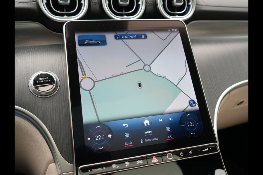 Mercedes-Benz GLC 300e 4MATIC Luxury Line PHEV Long Range 313pk Dealer O.H. | Trekhaak af Fabriek | Panodak | Sfeerverlichting | BLIS | Lederen Sportstoelen Memory & Verwarmd | Apple Carplay | Cruise Control | Navigatie | DAB | Virtual | Plug In Hybrid |