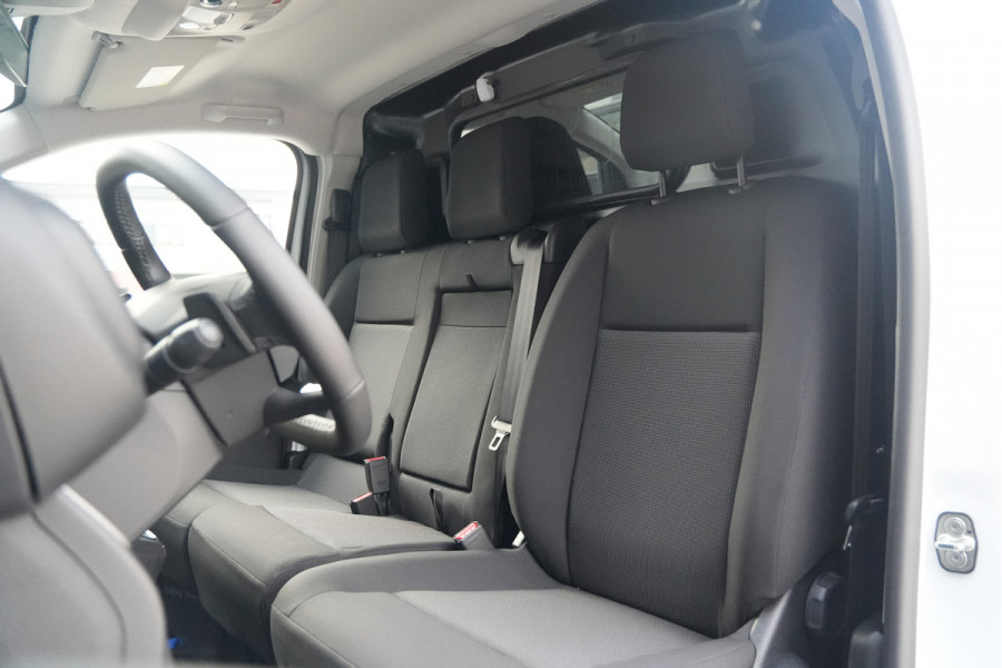 Toyota PROACE Electric Worker Comfort Standard Range Long L2 50 kWh 136pk - Camera - Stuurverwarming - Houten vloer - PDC - 100Kw DC laden - Rijklaar