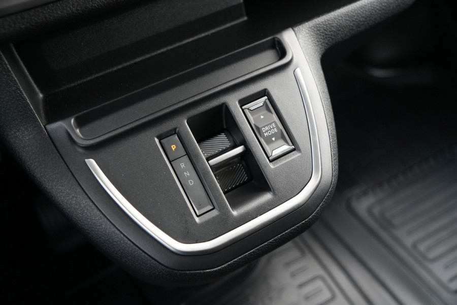 Toyota PROACE Electric Worker Comfort Standard Range Long L2 50 kWh 136pk - Camera - Stuurverwarming - Houten vloer - PDC - 100Kw DC laden - Rijklaar