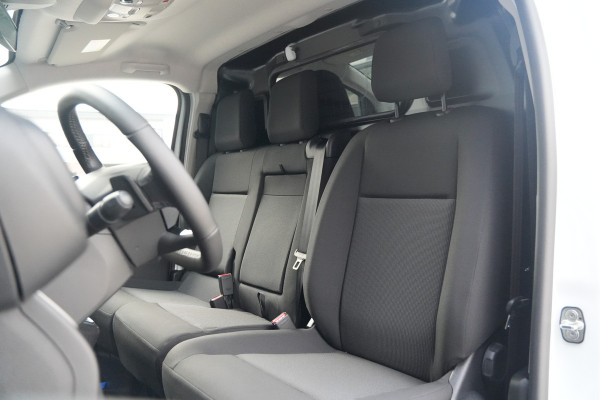 Toyota PROACE Electric Worker Comfort Standard Range Long L2 50 kWh 136pk - Camera - Stuurverwarming - Houten vloer - PDC - 100Kw DC laden - Rijklaar