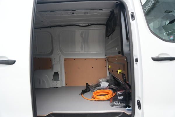 Toyota PROACE Electric Worker Comfort Standard Range Long L2 50 kWh 136pk - Camera - Stuurverwarming - Houten vloer - PDC - 100Kw DC laden - Rijklaar