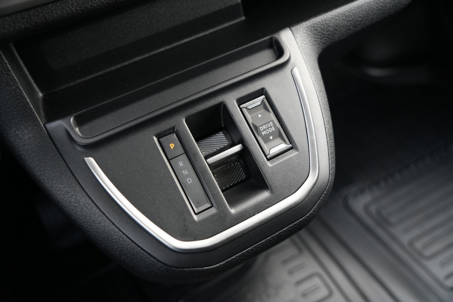 Toyota PROACE Electric Worker Comfort Standard Range Long L2 50 kWh 136pk - Camera - Stuurverwarming - Houten vloer - PDC - 100Kw DC laden - Rijklaar