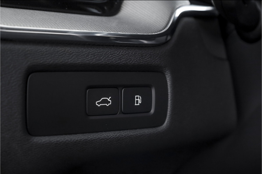 Volvo XC60 2.0 T8 Plug-in hybrid AWD Plus Black Edition | S/K Panodak | 360 Camera | Head-Up | Harman/Kardon | Dig.  Cockpit | Adapt. Cruise | Stoel-+Stuurverw. | NAV+App.Connect | Auto.Airco | LM 21" | 1126