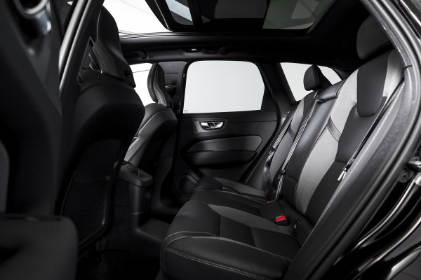 Volvo XC60 2.0 T8 Plug-in hybrid AWD Plus Black Edition | S/K Panodak | 360 Camera | Head-Up | Harman/Kardon | Dig.  Cockpit | Adapt. Cruise | Stoel-+Stuurverw. | NAV+App.Connect | Auto.Airco | LM 21" | 1126