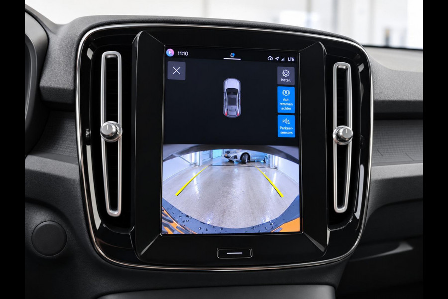 Volvo C40 Recharge Plus 69 kWh SoH 95% Panoramadak Camera Apple Carplay Android Auto Navigatie Adaptive Cruise Control Warmtepomp Stoel- en stuurverwarming Keyless Entry Climate Control