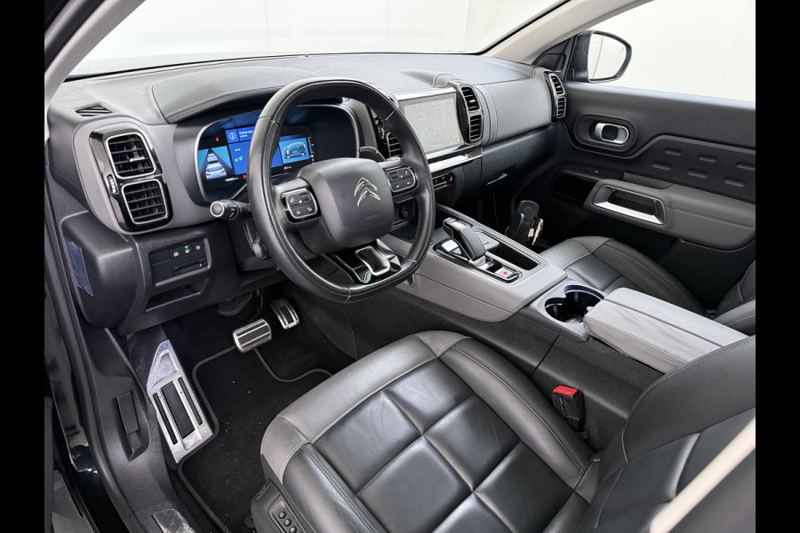 Citroën C5 Aircross 1.6T PHEV Hybrid 225PK Automaat Adap.Cruise Leder+Verwarmd Panoramadak Trekhaak Elek.Stoel+Memory Apple Carplay Android Auto Bus Navi Lmv 19" Privacy Glas Led Isofix DAB Draadloos opladen Lane Assist Regen-Lichtsensor 1.300KG Trekgewicht Dealeronderhouden Origineel Nederlandse Auto