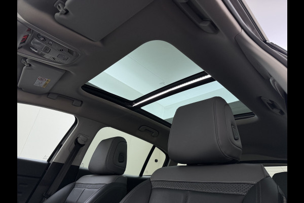 Citroën C5 Aircross 1.6T PHEV Hybrid 225PK Automaat Adap.Cruise Leder+Verwarmd Panoramadak Trekhaak Elek.Stoel+Memory Apple Carplay Android Auto Bus Navi Lmv 19" Privacy Glas Led Isofix DAB Draadloos opladen Lane Assist Regen-Lichtsensor 1.300KG Trekgewicht Dealeronderhouden Origineel Nederlandse Auto