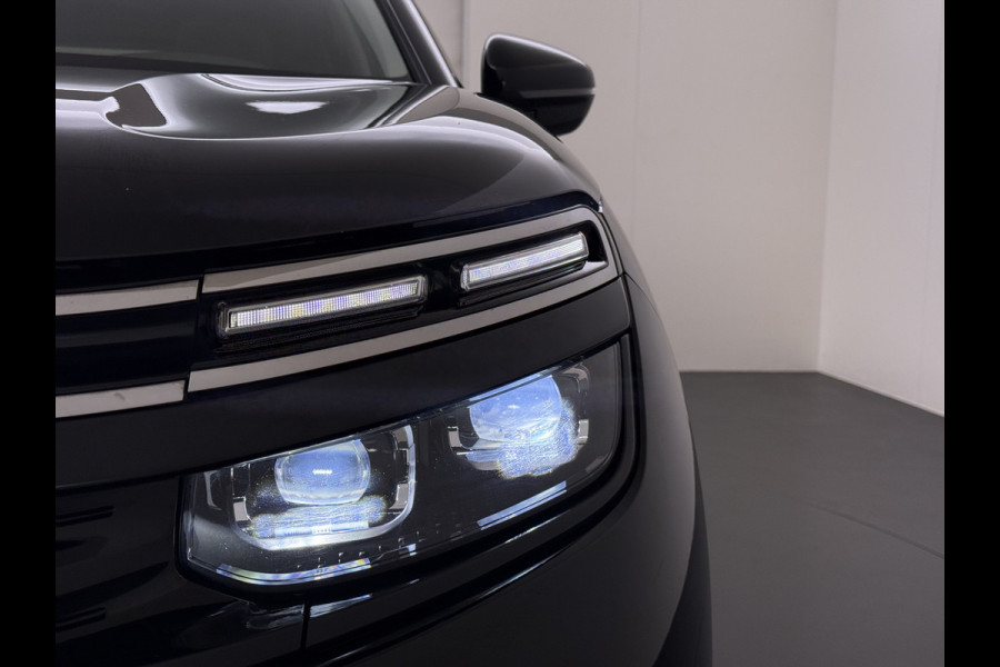 Citroën C5 Aircross 1.6T PHEV Hybrid 225PK Automaat Adap.Cruise Leder+Verwarmd Panoramadak Trekhaak Elek.Stoel+Memory Apple Carplay Android Auto Bus Navi Lmv 19" Privacy Glas Led Isofix DAB Draadloos opladen Lane Assist Regen-Lichtsensor 1.300KG Trekgewicht Dealeronderhouden Origineel Nederlandse Auto