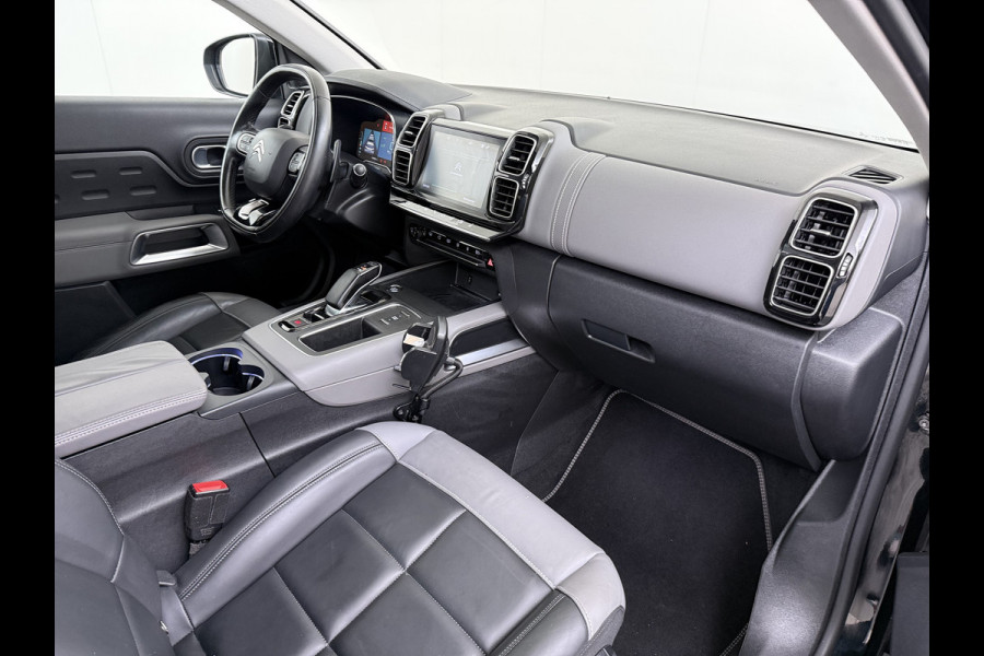Citroën C5 Aircross 1.6T PHEV Hybrid 225PK Automaat Adap.Cruise Leder+Verwarmd Panoramadak Trekhaak Elek.Stoel+Memory Apple Carplay Android Auto Bus Navi Lmv 19" Privacy Glas Led Isofix DAB Draadloos opladen Lane Assist Regen-Lichtsensor 1.300KG Trekgewicht Dealeronderhouden Origineel Nederlandse Auto