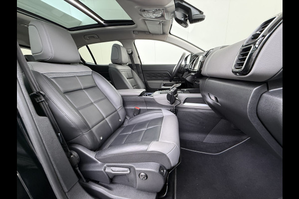 Citroën C5 Aircross 1.6T PHEV Hybrid 225PK Automaat Adap.Cruise Leder+Verwarmd Panoramadak Trekhaak Elek.Stoel+Memory Apple Carplay Android Auto Bus Navi Lmv 19" Privacy Glas Led Isofix DAB Draadloos opladen Lane Assist Regen-Lichtsensor 1.300KG Trekgewicht Dealeronderhouden Origineel Nederlandse Auto