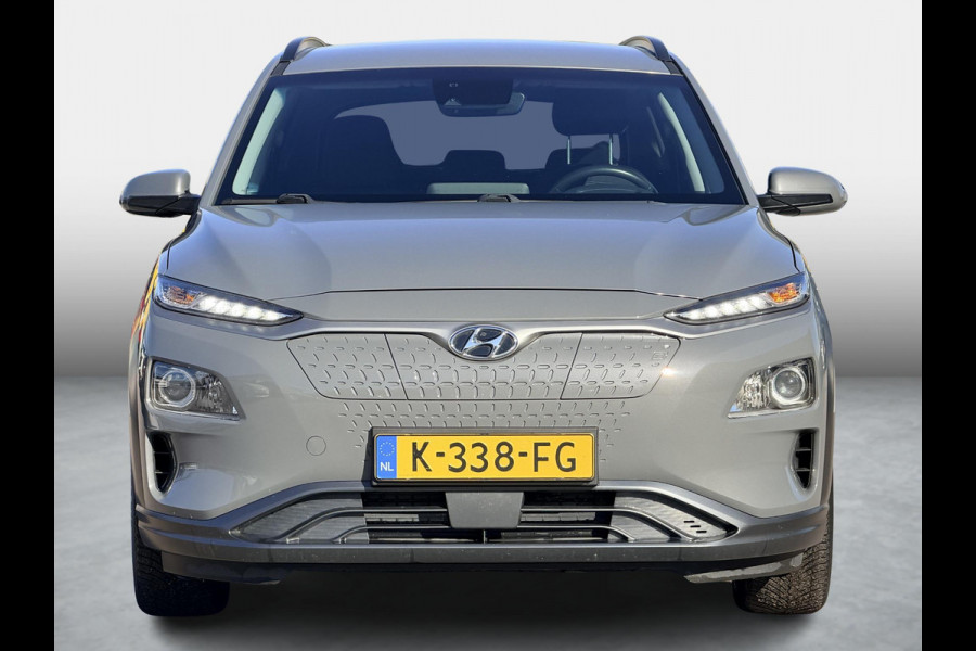 Hyundai Kona EV Fashion 39 kWh SoH 89.9% | 3 Fase | Warmtepomp | Fabrieksgarantie | Camera | Navigatie | Adaptieve Cruise | Dealeronderhouden |