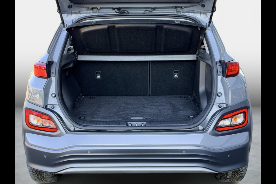 Hyundai Kona EV Fashion 39 kWh SoH 89.9% | 3 Fase | Warmtepomp | Fabrieksgarantie | Camera | Navigatie | Adaptieve Cruise | Dealeronderhouden |