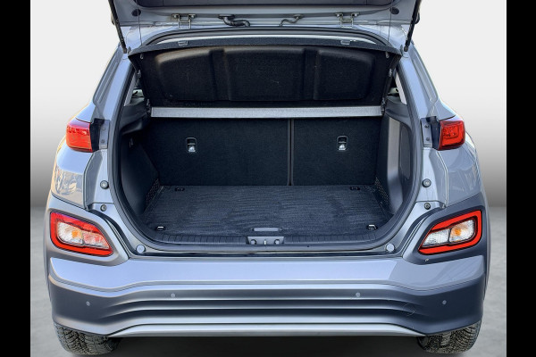 Hyundai Kona EV Fashion 39 kWh SoH 89.9% | 3 Fase | Warmtepomp | Fabrieksgarantie | Camera | Navigatie | Adaptieve Cruise | Dealeronderhouden |
