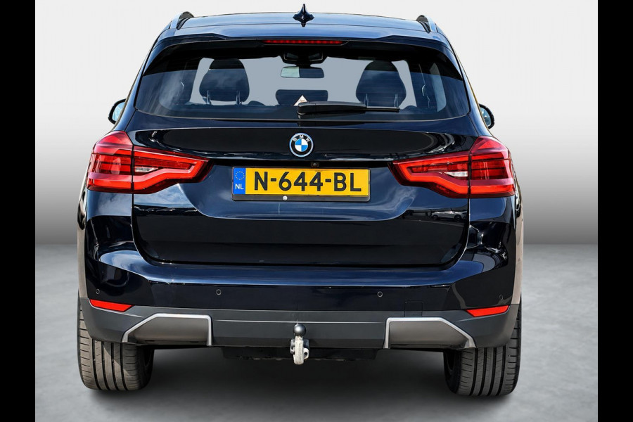BMW iX3 High Executive 80 kWh SoH 94,5% | Dealeronderhouden | Driving Assistant Professional | Elektr.. Trekhaak | Panorama dak | Harman Kardon | 360° Camera | Head-Up | Comfort Access | Leder | 1e Eigenaar |