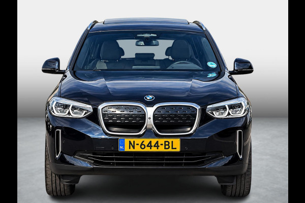 BMW iX3 High Executive 80 kWh SoH 94,5% | Dealeronderhouden | Driving Assistant Professional | Elektr.. Trekhaak | Panorama dak | Harman Kardon | 360° Camera | Head-Up | Comfort Access | Leder | 1e Eigenaar |